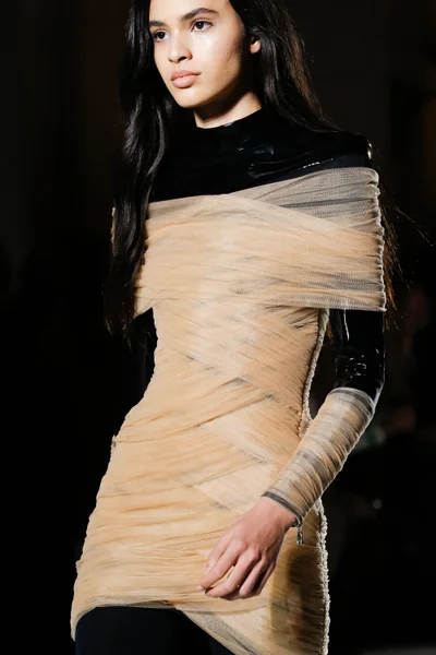 Look 44